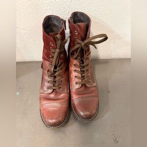 Taos Crave Boots Womens  Cranberry Leather Lace Up Ankle Heeled Buckle Sz 10
